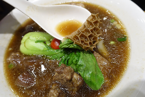 【食記】捷運國父紀念館站/延吉街美食。小熟成牛肉麵