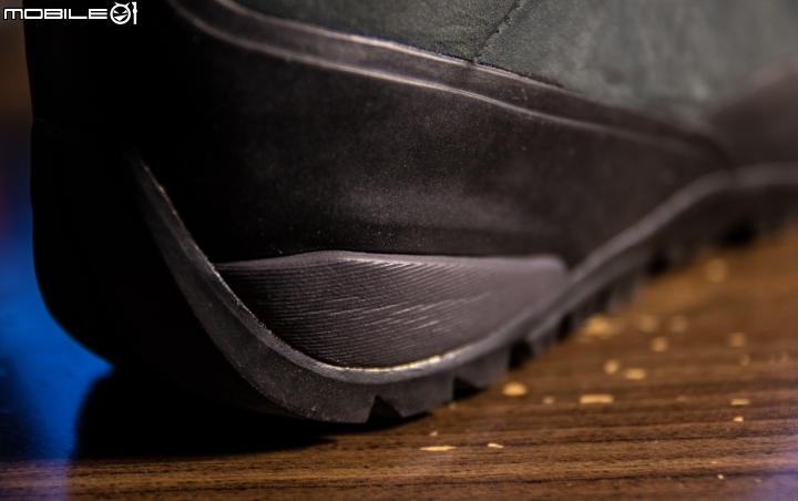 始祖鳥Arc'teryx Bora2 Mid LTR GTX Hiking Boot 開箱分享~