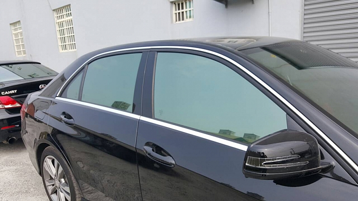 愛車BENZ E250 (車身重貼) 桑瑪克新品UV400-11