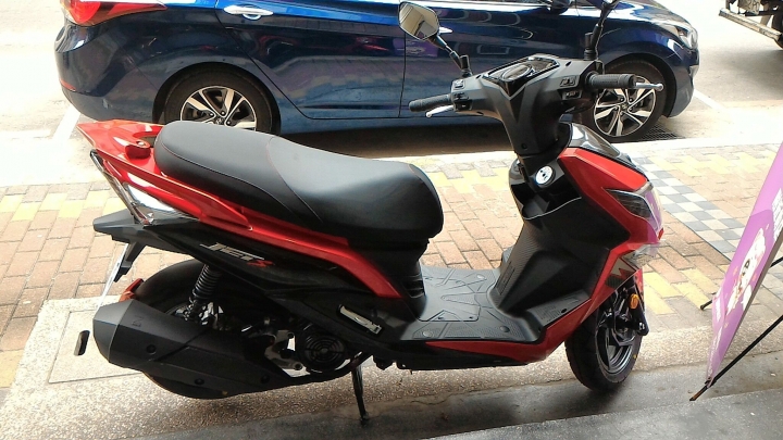 JETS黑紅交車啦
