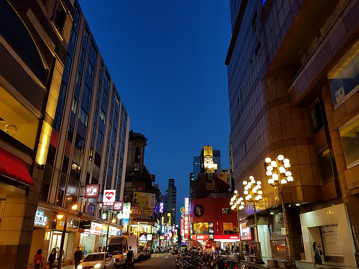 優遊黑夜的Dark Knight ---Samsung S7