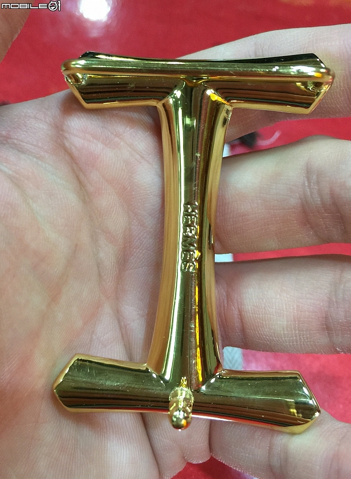 難怪那麼多人會被詐騙,都跟她說是假的hermes皮帶