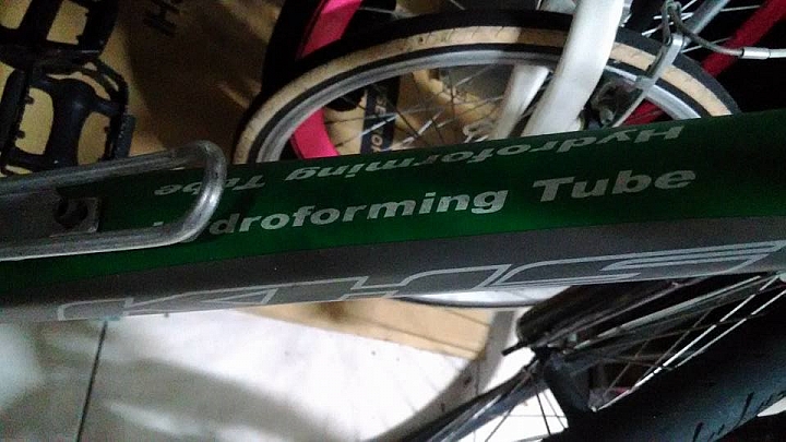 請問各位大大這台腳踏車型號是什麼??