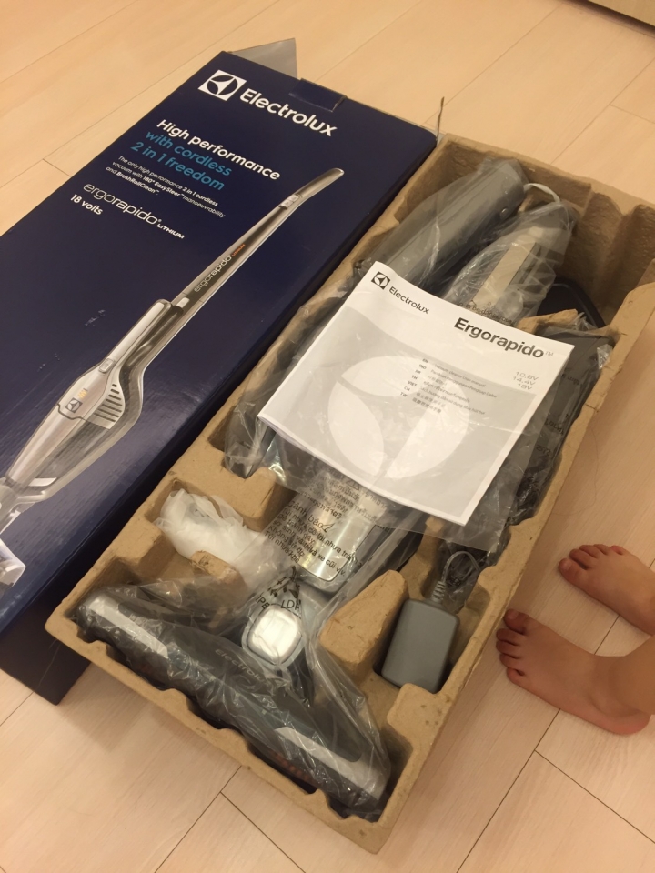 [訓練小小孩打掃利器]伊萊克斯完美管家渦輪鋰電版吸塵器試用活動心得