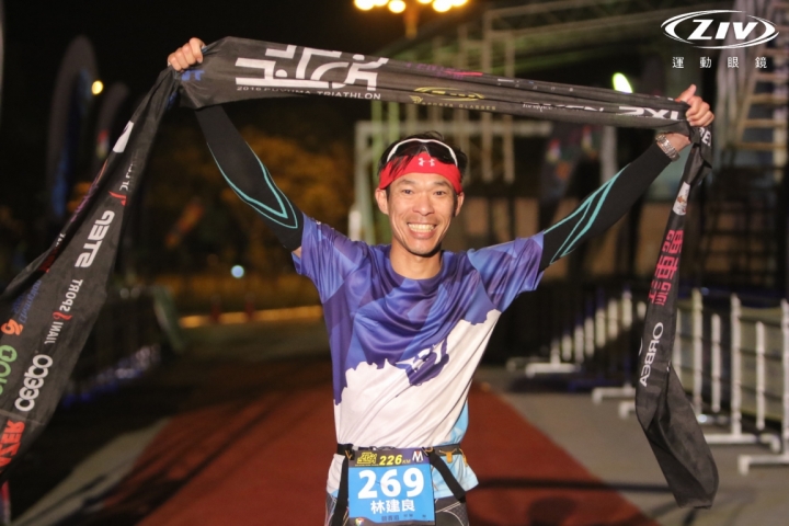 小惡魔陪中年大叔226超越巔峰全記錄！