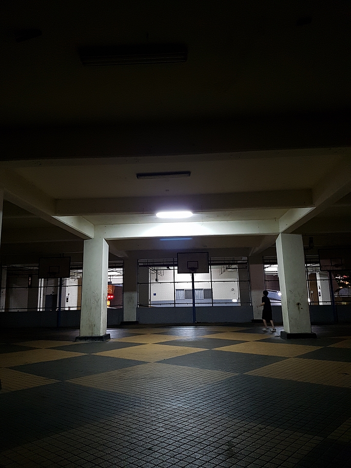 優遊黑夜的Dark Knight ---Samsung S7