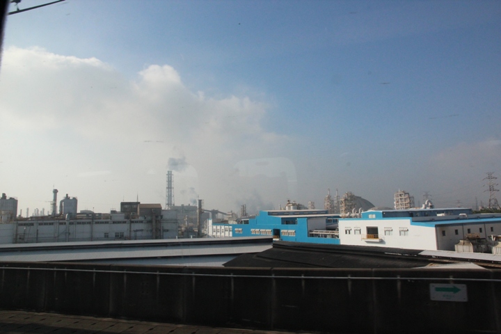 搭 高 鐵 、 騎 小 折 、 遊 故 宮 南 院