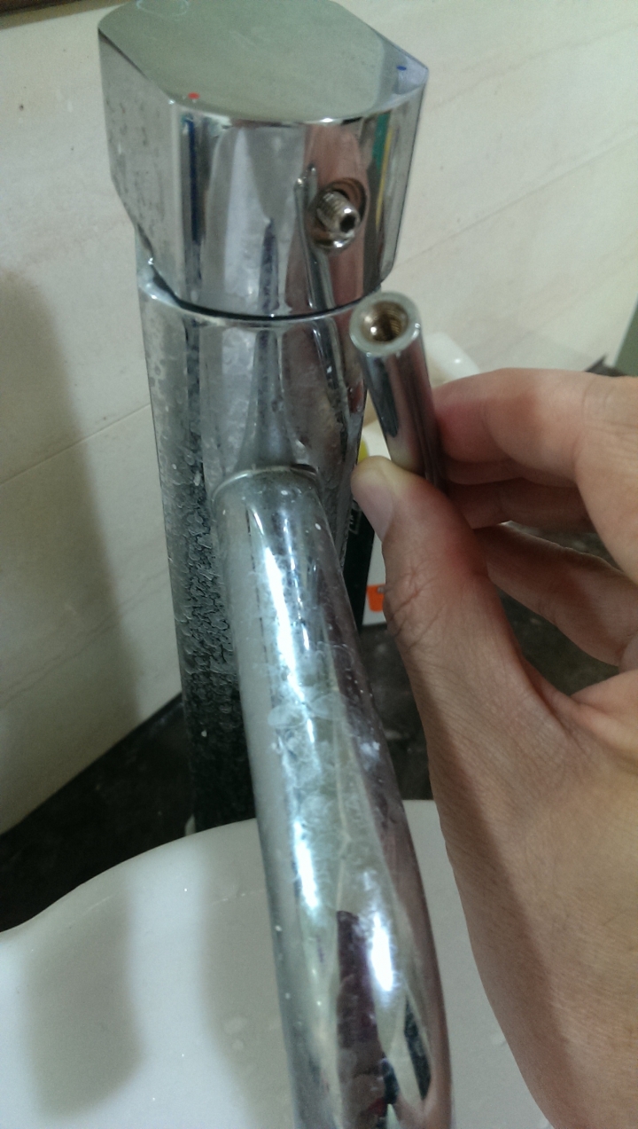長管水龍頭握把鎖不緊如何解決?