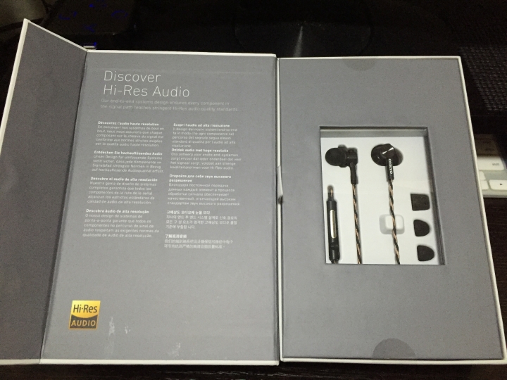 剛入手的ONKYO E700M,開箱。