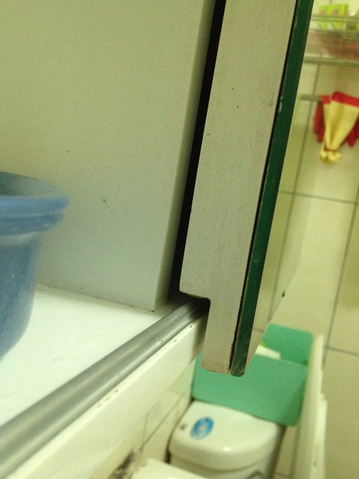 浴室玻璃鏡黑點+黑邊...更換疑問