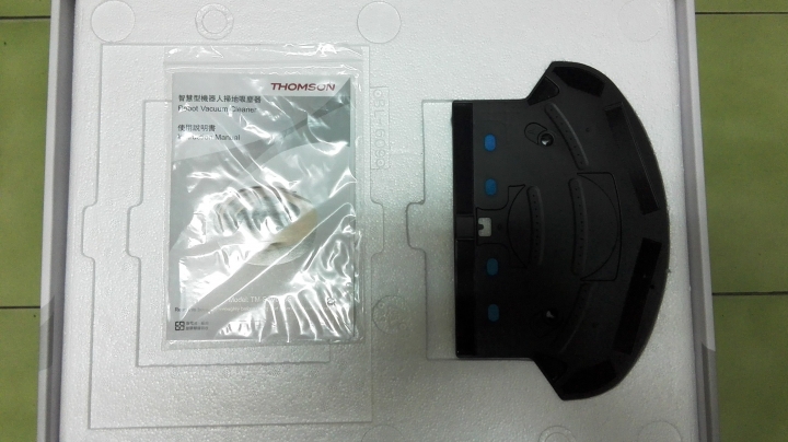 Thomson掃地機器人簡易開箱