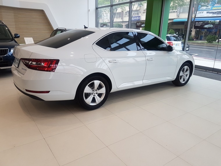 superb 1.8TSI 開箱 只有照片.內容少