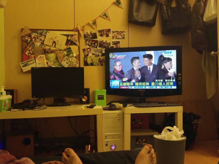 跪求....請問小房間應買32吋還43吋?