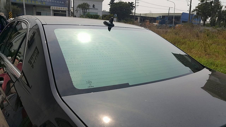 愛車BENZ E250 (車身重貼) 桑瑪克新品UV400-11