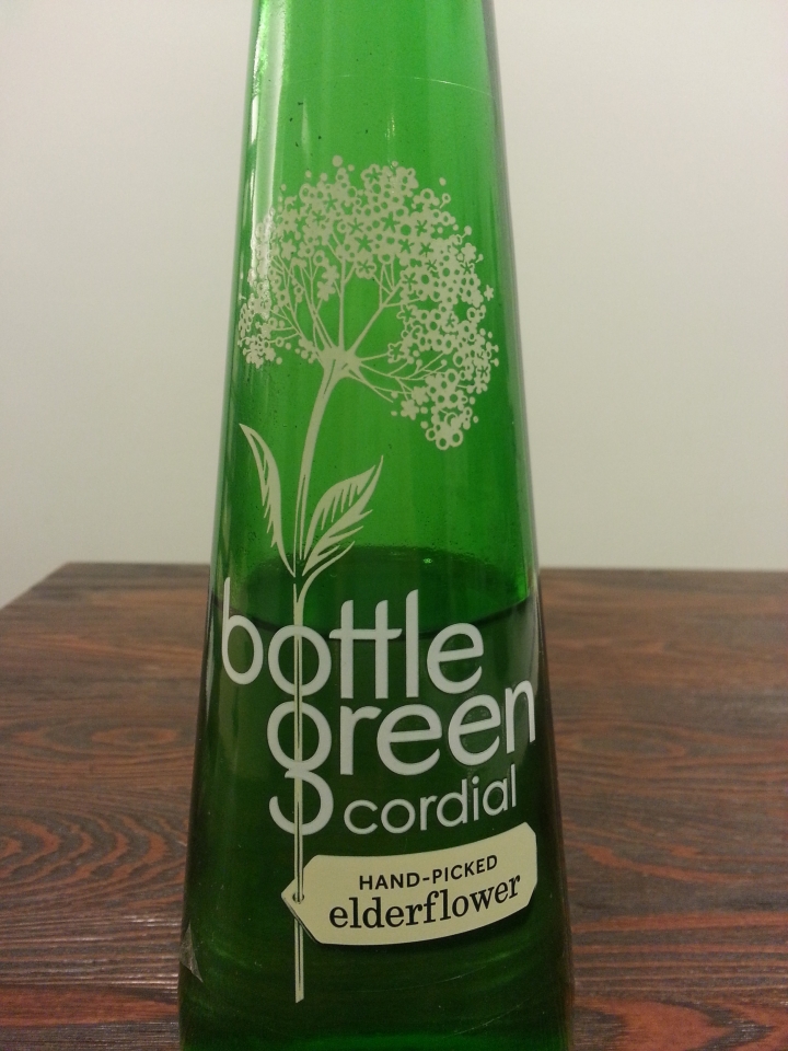 請問有人知道台灣哪邊有賣這款飲料嗎?? (bottle green cordial)