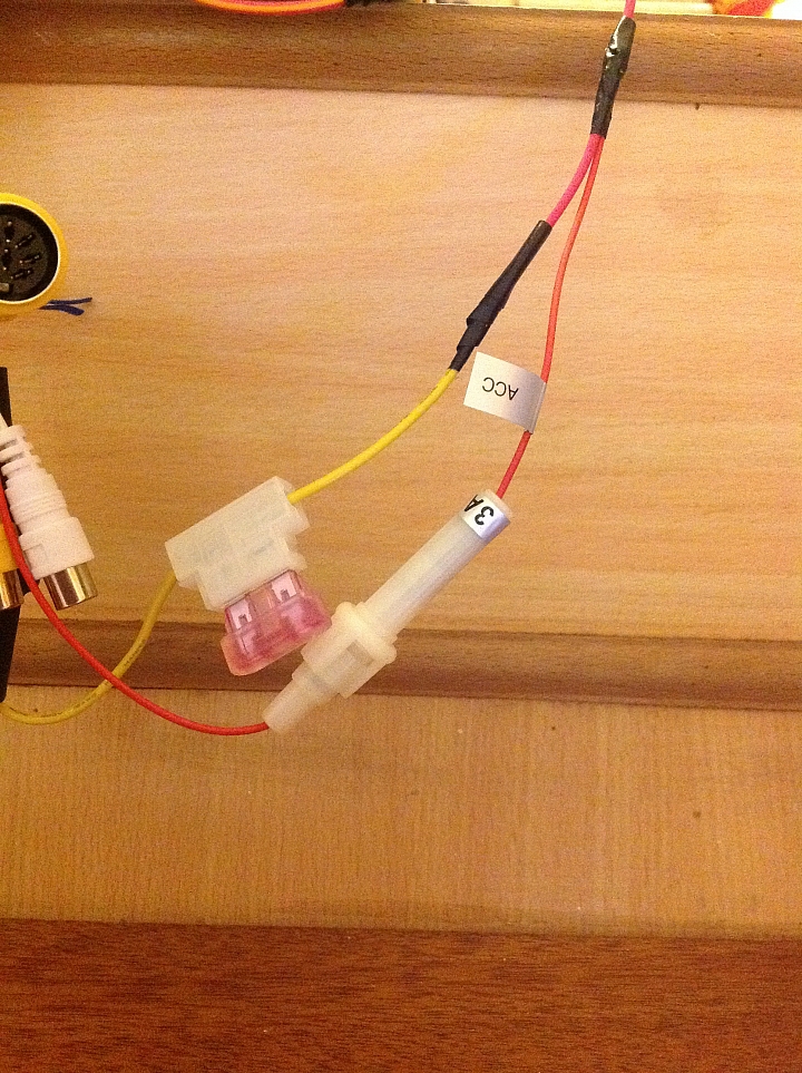 DVD換片箱用在家用電視有雜音！求救！！