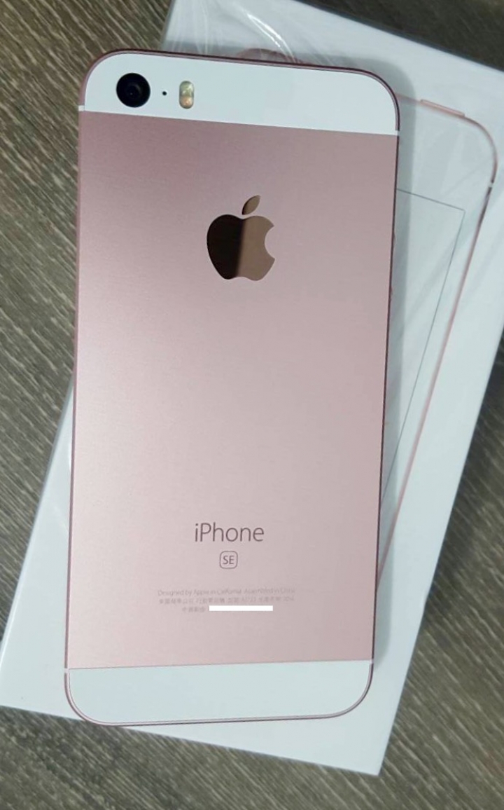 iPhone SE 玫瑰金開箱