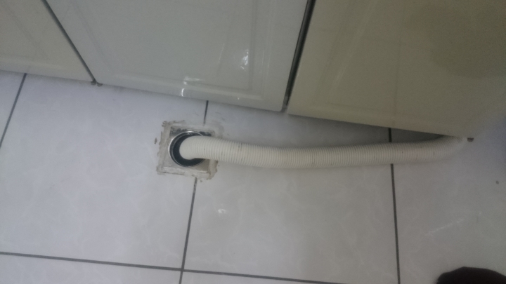 我家廚房和廁所淹水了
