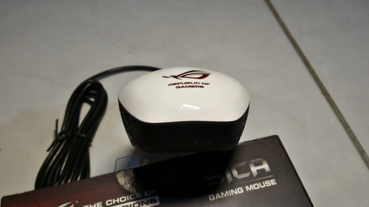 ASUS ROG Sica 冰河白簡單開箱