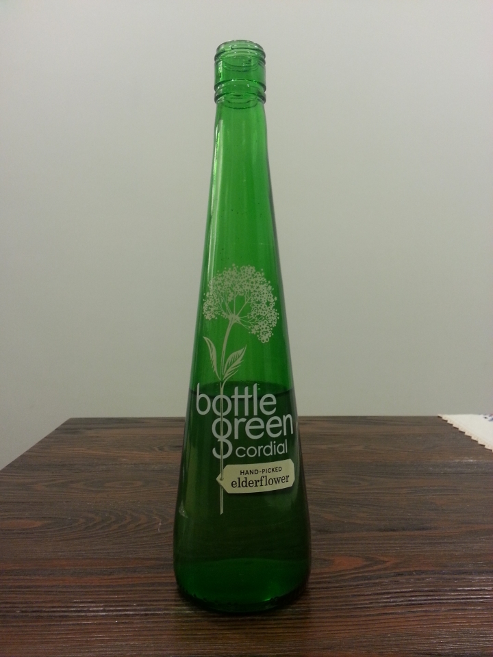 請問有人知道台灣哪邊有賣這款飲料嗎?? (bottle green cordial)