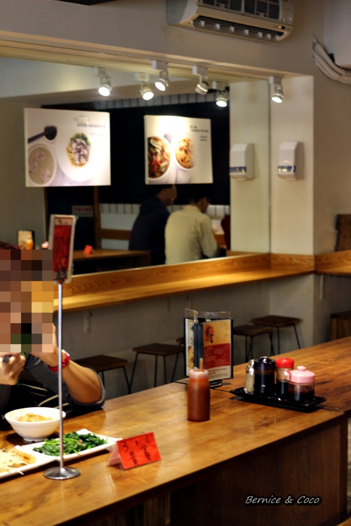 (台北 養生美食台大醫院)雙月食品社養生食品燉雞湯(台大醫院週邊美食)(捷運善導寺站)