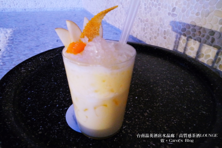 【台南中西│夜間小酌】台南晶英酒店水晶廊Glass House│高質感氣氛服務極佳、特色茶酒調酒Shot│泳池酒吧、Lounge Bar的私密聚會