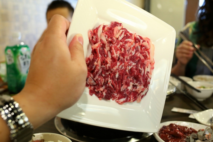 [桃園]中壢番那疆溫體牛肉火鍋,鮮甜的肉質跟鍋底  by蛋拔