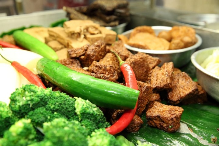 [桃園]中壢三國麻辣臭豆腐、滷味,嗜辣的人可別錯過(桃園中壢宵夜)  by蛋拔