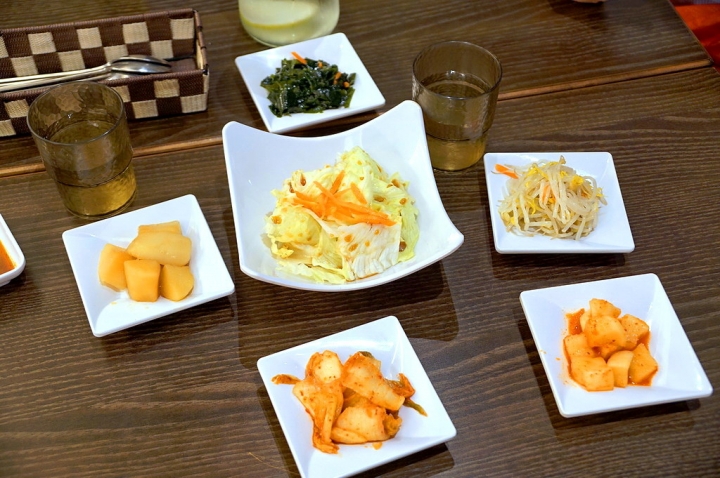[台南][東區] 韓國飯桌 Korean table