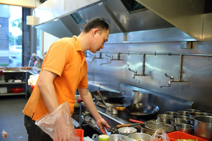 [桃園]中壢番那疆溫體牛肉火鍋,鮮甜的肉質跟鍋底  by蛋拔