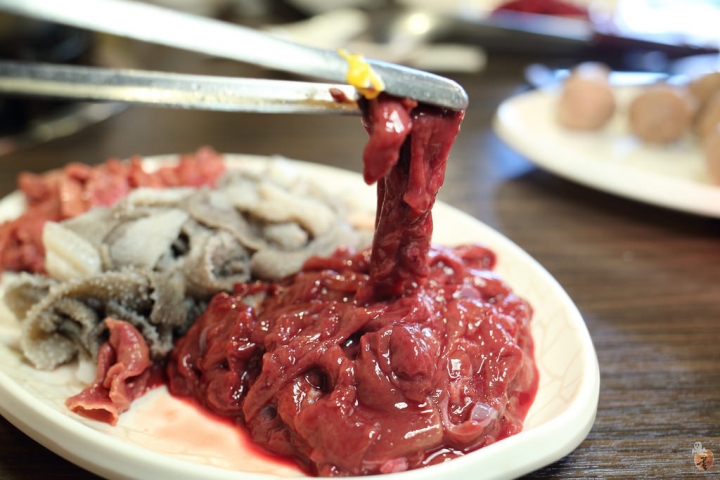 [桃園]中壢番那疆溫體牛肉火鍋,鮮甜的肉質跟鍋底  by蛋拔