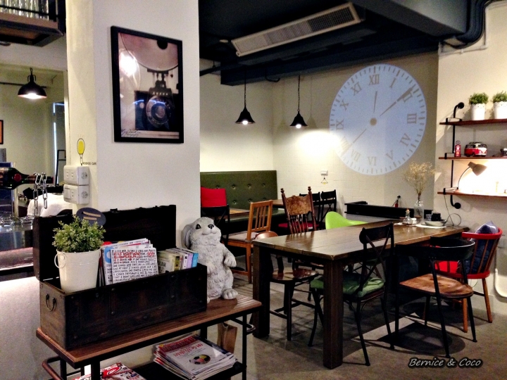 (台北 養生美食台大醫院)雙月食品社養生食品燉雞湯(台大醫院週邊美食)(捷運善導寺站)