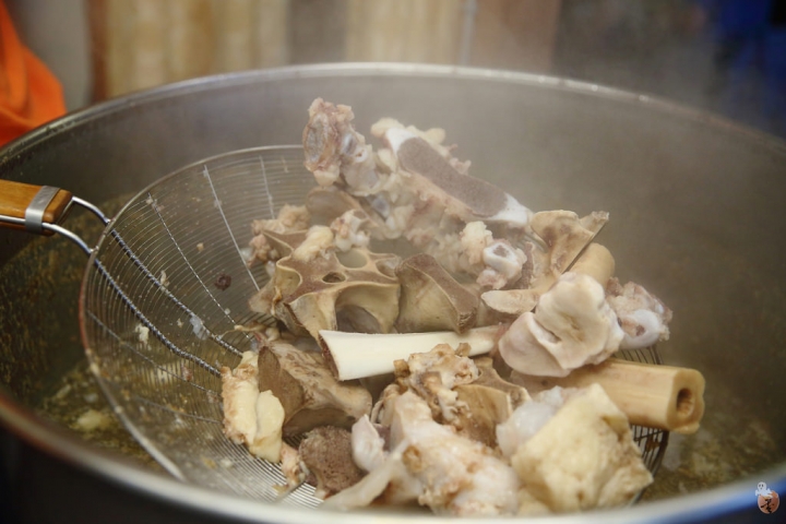 [桃園]中壢番那疆溫體牛肉火鍋,鮮甜的肉質跟鍋底  by蛋拔