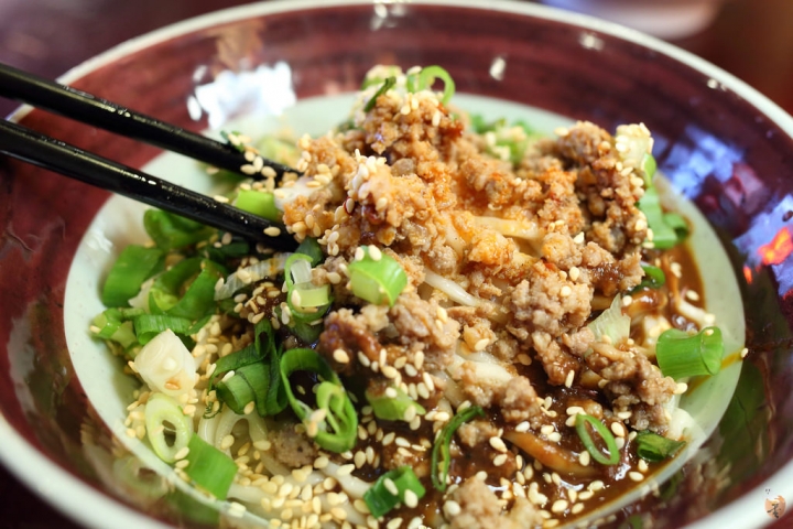 [桃園]中壢三國麻辣臭豆腐、滷味,嗜辣的人可別錯過(桃園中壢宵夜)  by蛋拔