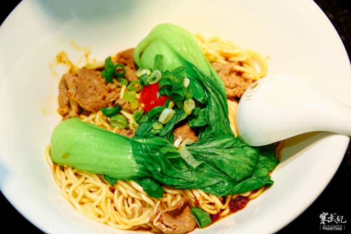 東區延吉街‧小熟成牛肉麵｜厚切熟成牛排‧超厲害牛肉麵！