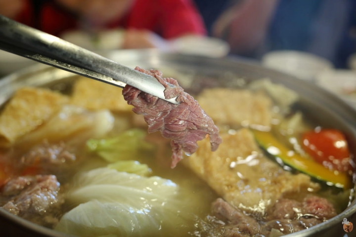 [桃園]中壢番那疆溫體牛肉火鍋,鮮甜的肉質跟鍋底  by蛋拔