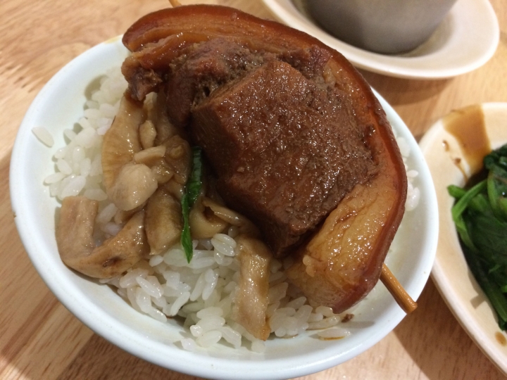 【美食】彰化市 阿章爌肉飯 深夜的高熱量(6/12)