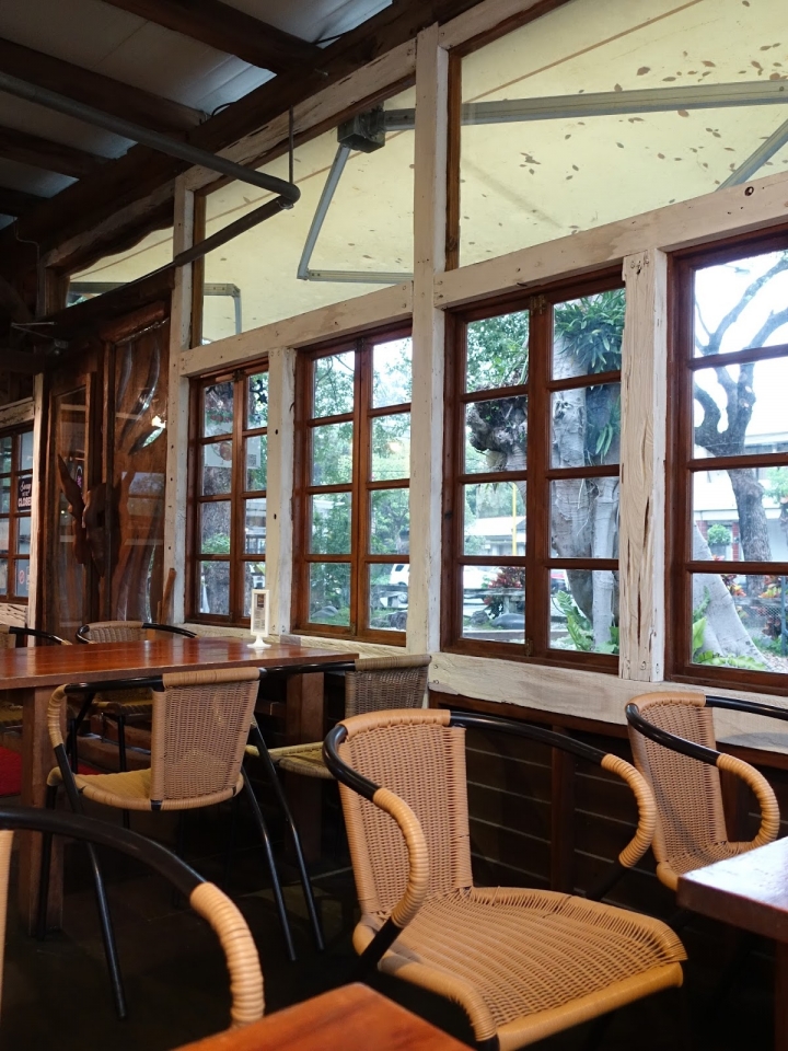 [食記] 家咖哩(花蓮總店)。老屋裡的在地咖哩味