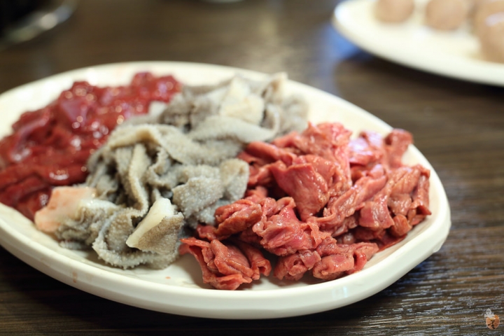 [桃園]中壢番那疆溫體牛肉火鍋,鮮甜的肉質跟鍋底  by蛋拔