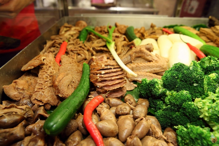 [桃園]中壢三國麻辣臭豆腐、滷味,嗜辣的人可別錯過(桃園中壢宵夜)  by蛋拔