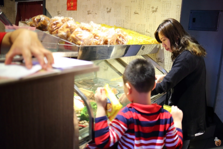 [桃園]中壢三國麻辣臭豆腐、滷味,嗜辣的人可別錯過(桃園中壢宵夜)  by蛋拔