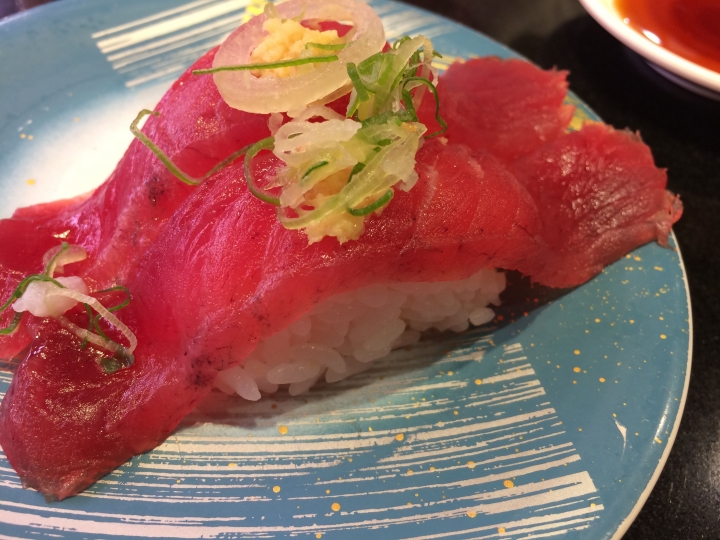 【美食。食記】東京 池袋 爆雷海膽 品質縮減 回し寿司 活 美登利 池袋西武店