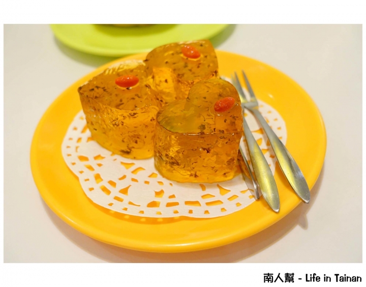 【台南市中西區-美食】連香港翠華餐廳老闆娘都曾造訪的港式餐廳 ~ 鑫華冰室