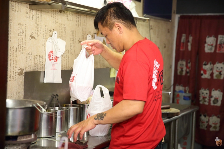 [桃園]中壢三國麻辣臭豆腐、滷味,嗜辣的人可別錯過(桃園中壢宵夜)  by蛋拔