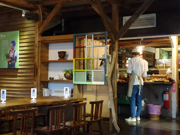 [食記] 家咖哩(花蓮總店)。老屋裡的在地咖哩味