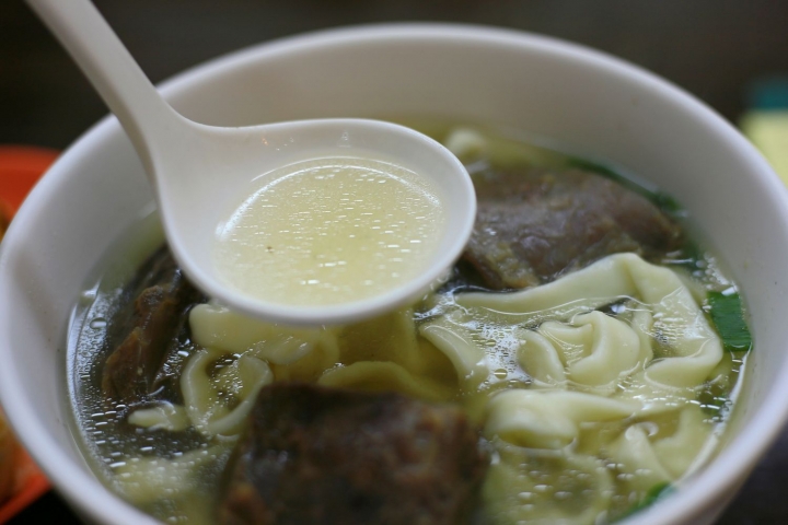 [新竹竹北]璽子牛肉麵、斤餅專賣店(竹北店) - 令人驚豔的牛肉