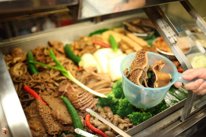 [桃園]中壢三國麻辣臭豆腐、滷味,嗜辣的人可別錯過(桃園中壢宵夜)  by蛋拔