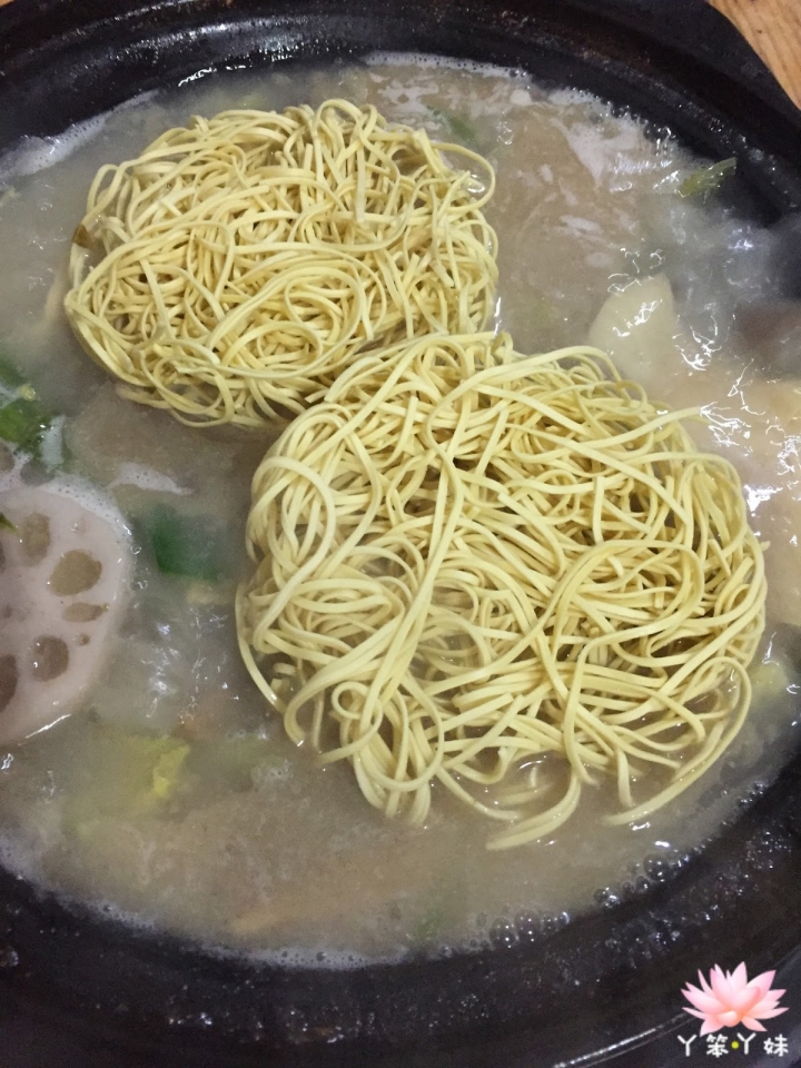 【中國・麗江・2016】麗江第一鍋的號稱-臘排骨鍋