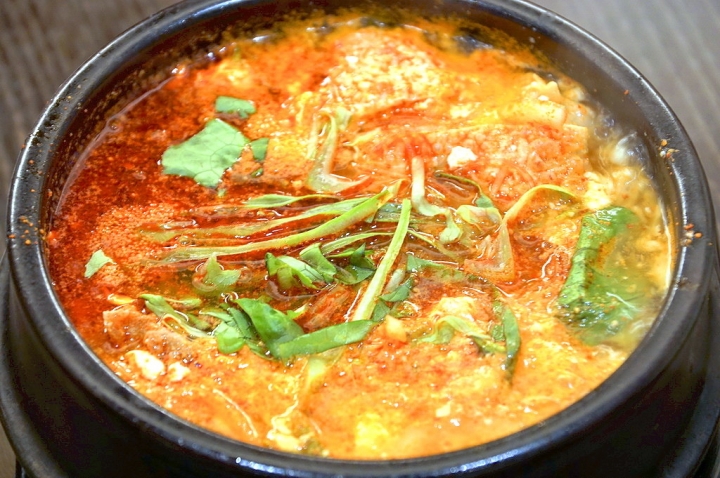 [台南][東區] 韓國飯桌 Korean table