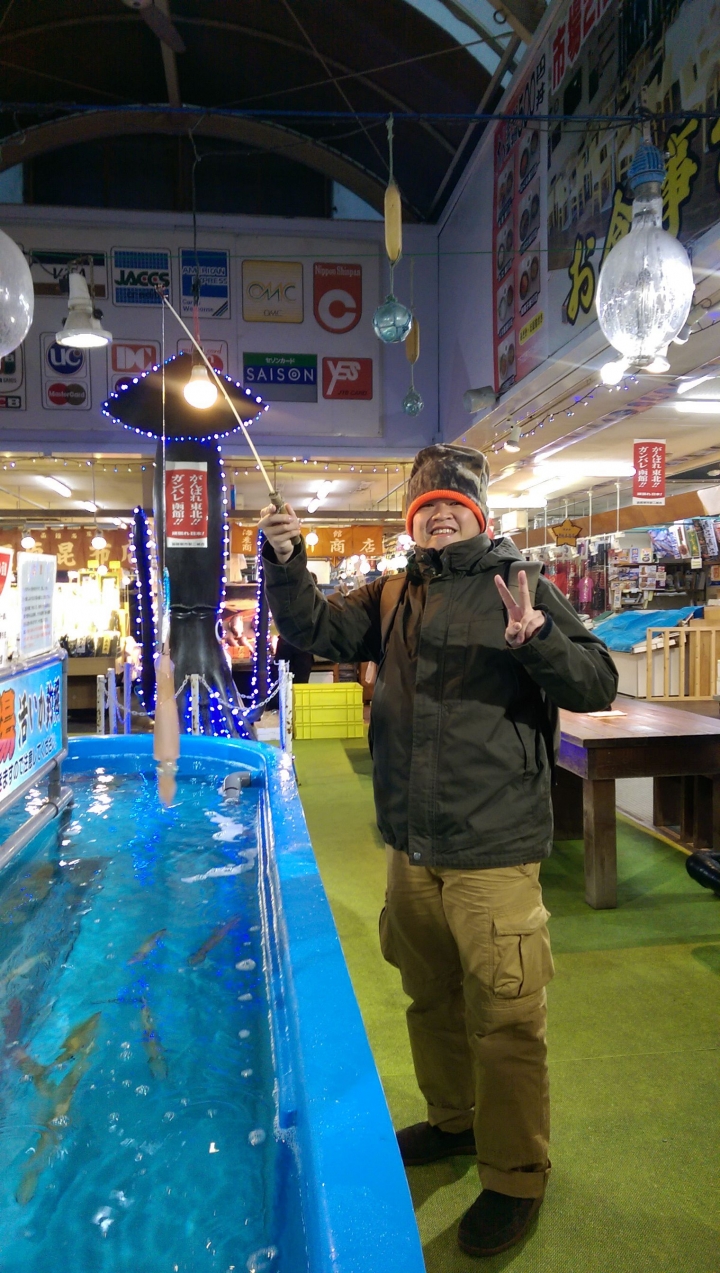 【北海道。函館】《函館朝市》活釣花枝&銅板價海鮮丼只要￥500!!